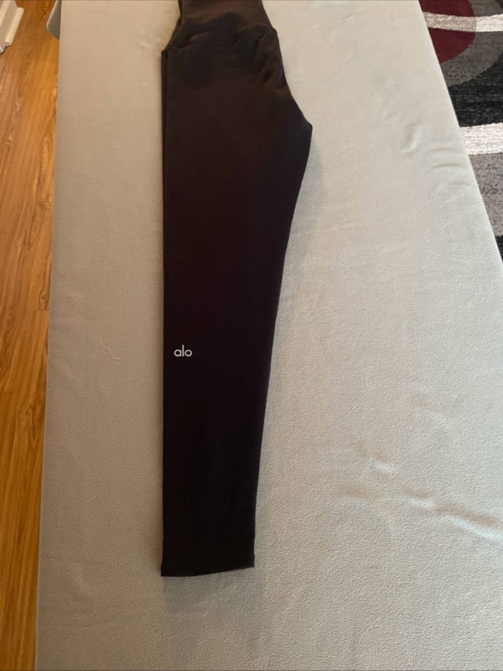Alo Yoga Pants Womens Medium Black Leggings Athletic Workout - Picture 10 of 11